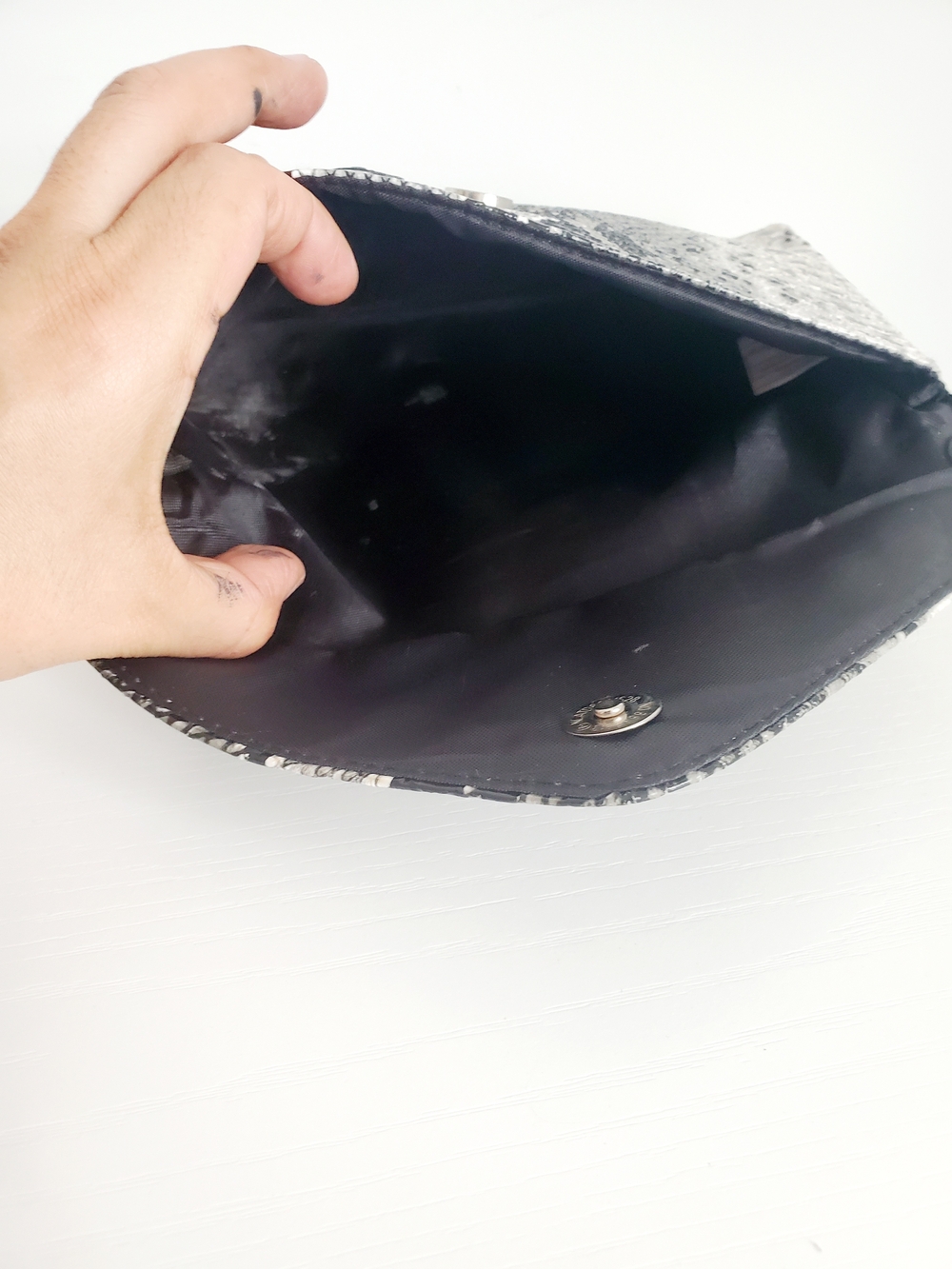 Python-Print Envelope Clutch - Black & White - Picture 5 of 5